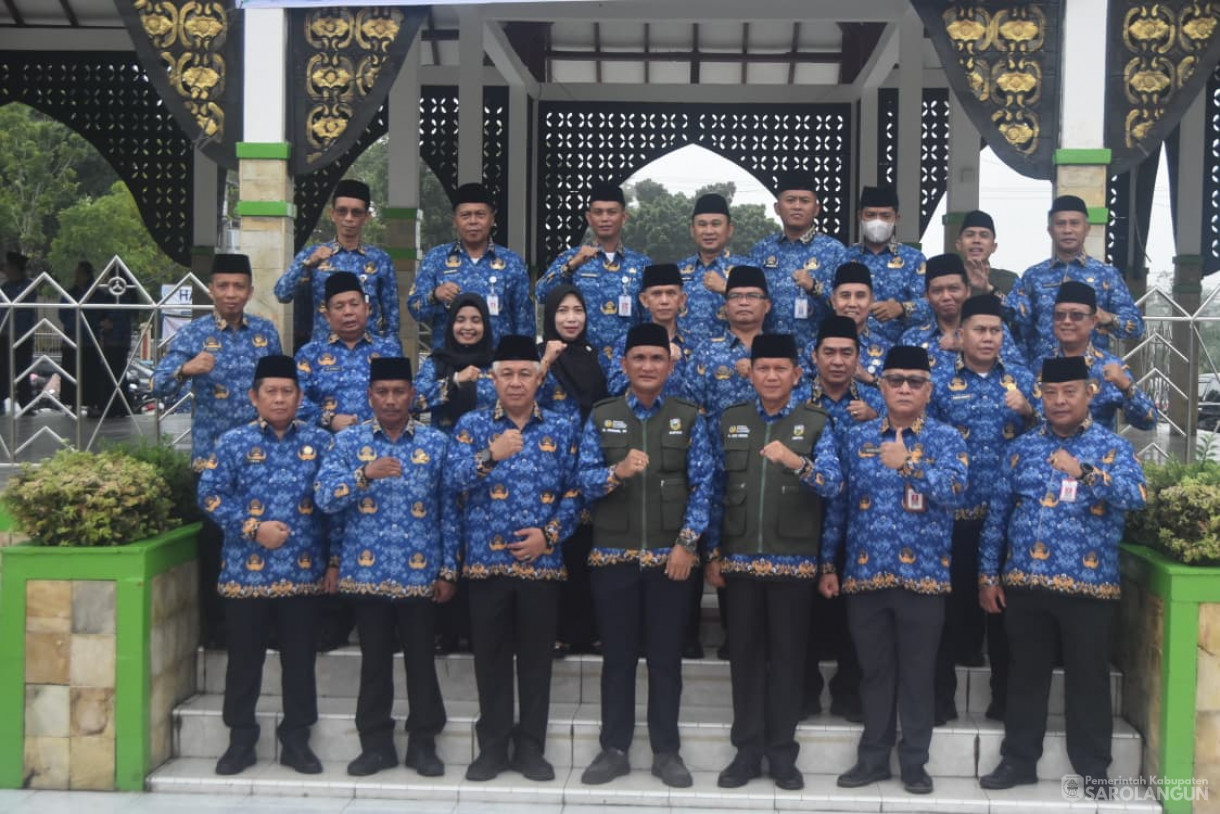 17 November 2025&nbsp; Apel Gabungan Sekaligus Praktek SERUT 17 PENTING di Lingkungan Pemerintah Kabupaten Sarolangun