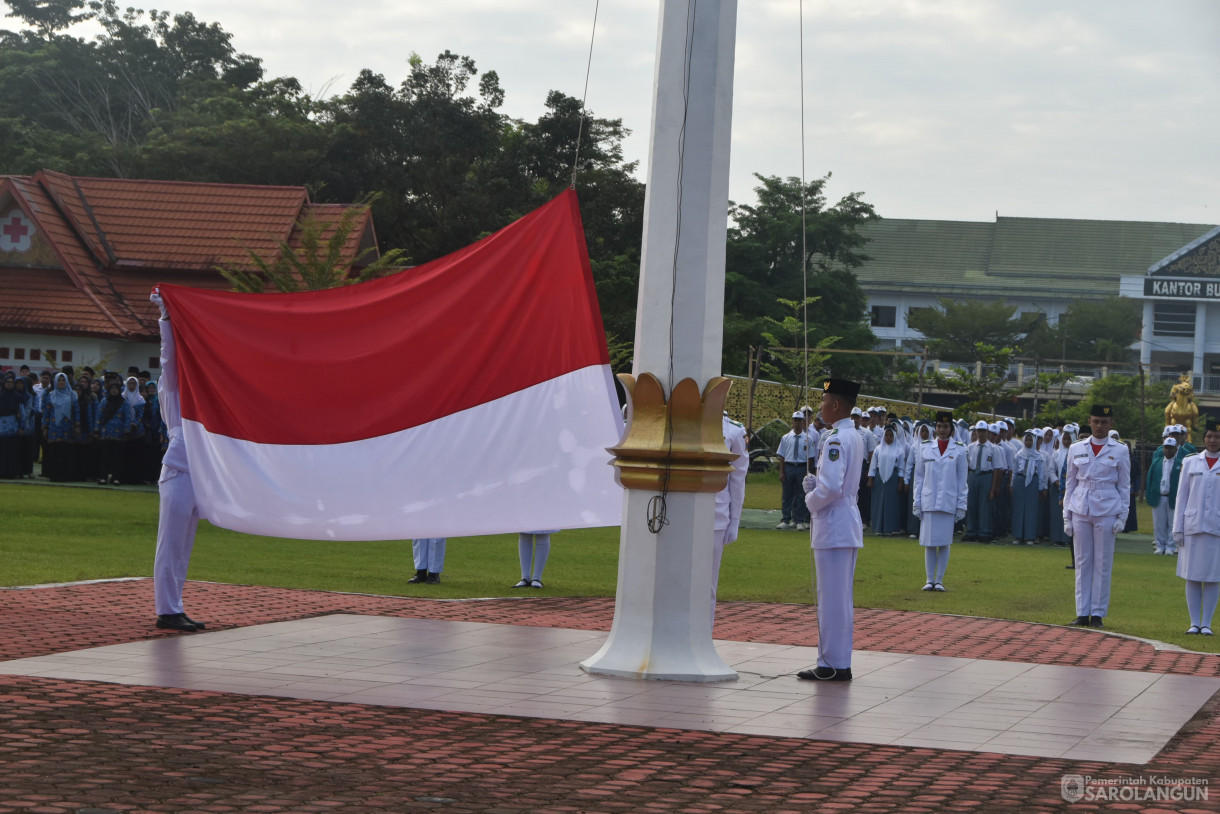 6 Mei 2024 - Upacara Peringatan Hari Pendidikan Nasional Di Lapangan Gunung Kembang Sarolangun