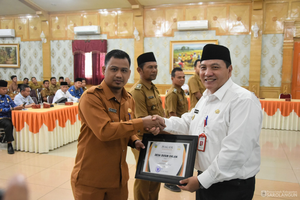 19 Desember 2023 - Rapat Koordinasi Kepala Desa, Lurah Dan Camat Kabupaten Sarolangun Tahun 2023 Di Ruang Aula Utama Kantor Bupati Sarolangun