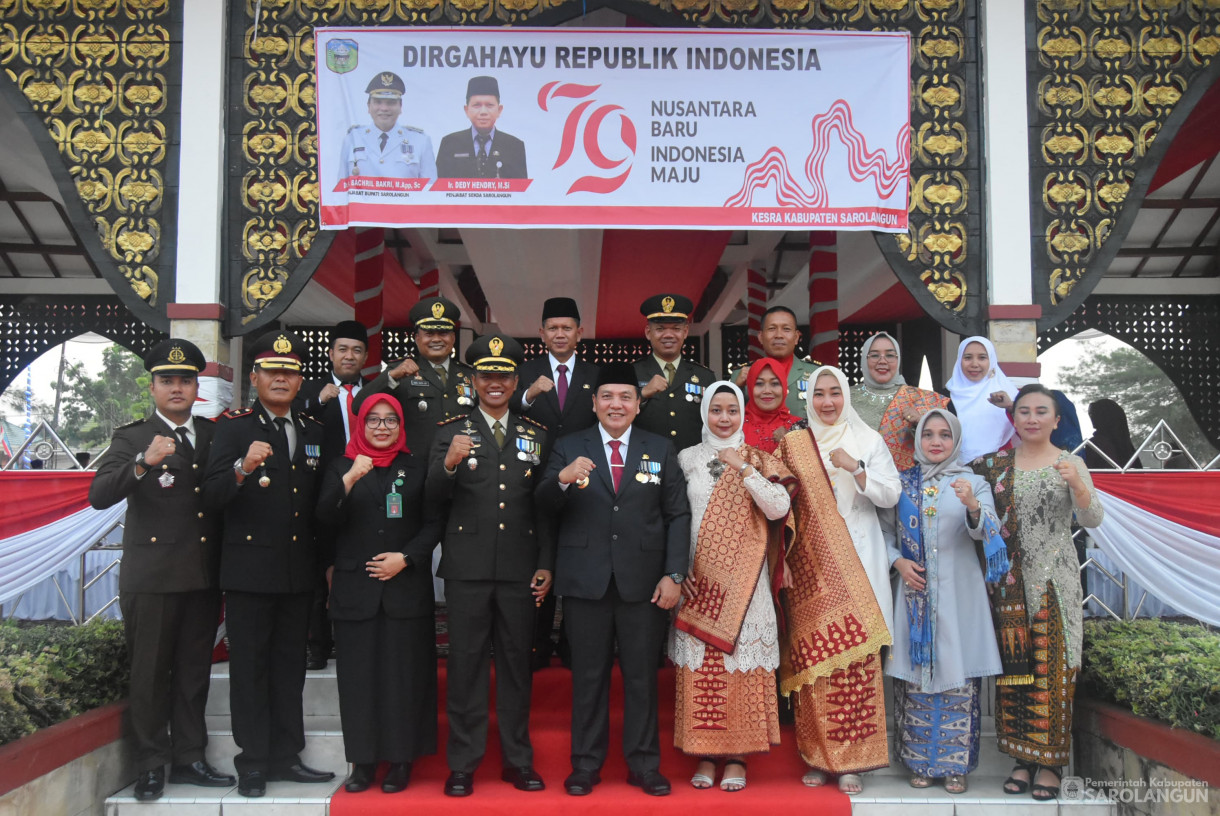 17 Agustus 2024 -&nbsp;Upacara Penurunan Bendera Merah Putih Dalam Rangka HUT RI Ke 79, Bertempat di Lapangan Gunung Kembang Sarolangun
