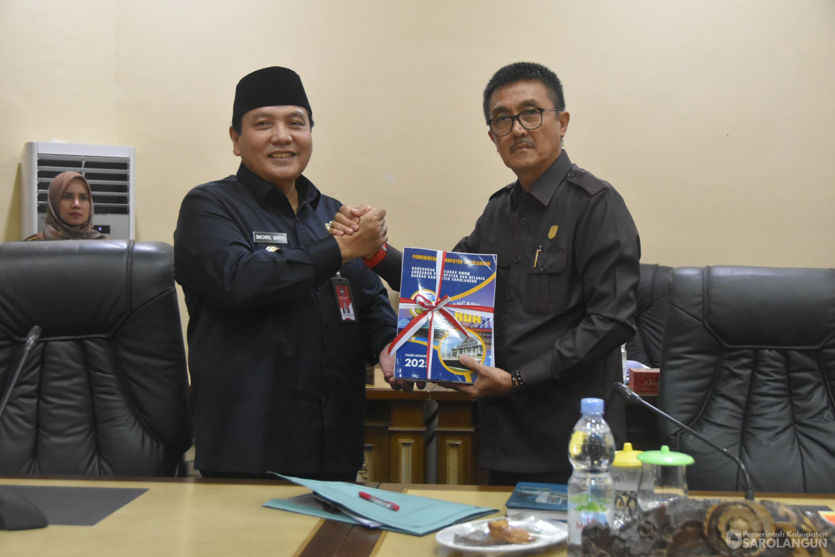 22 Juli 2024 - Rapat Paripurna Tingkat I Tahap 1 Penyampaian RKUA Dan PPAS APBD Kabupaten Sarolangun Tahun Anggaran 2025, Bertempat di Gedung DPRD Kabupaten Sarolangun