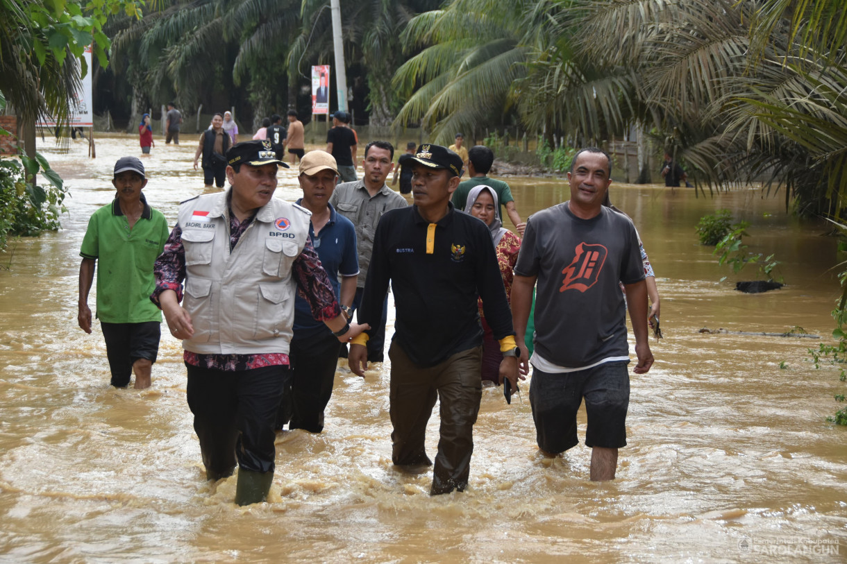 12 Januari 2024 - Meninjau Lokasi Terdampak Banjir Di Desa Baru Kecamatan Sarolangun