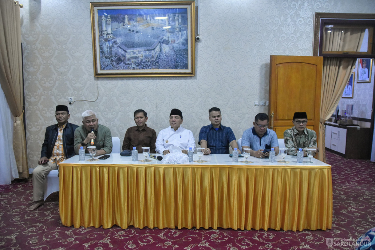 27 Desember 2023 - Silaturahmi Dan Makan Malam Bersama Lembaga Swadaya Masyarakat Sekabupaten Sarolangun Di Rumah Dinas Bupati Sarolangun