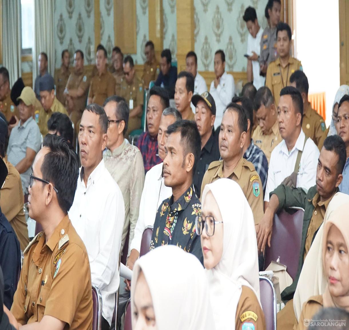 25 Mei 2026 Bupati Sarolangun membuka Acara Sosialisasi dan Penandatanganan Kesepakatan bersama Forkopimda dalam Pelaksanaan Pilkades Serentak Tahun 2026 serta Launching Kotak Amal Berbarcode di Wilayah Kabupaten Sarolangun