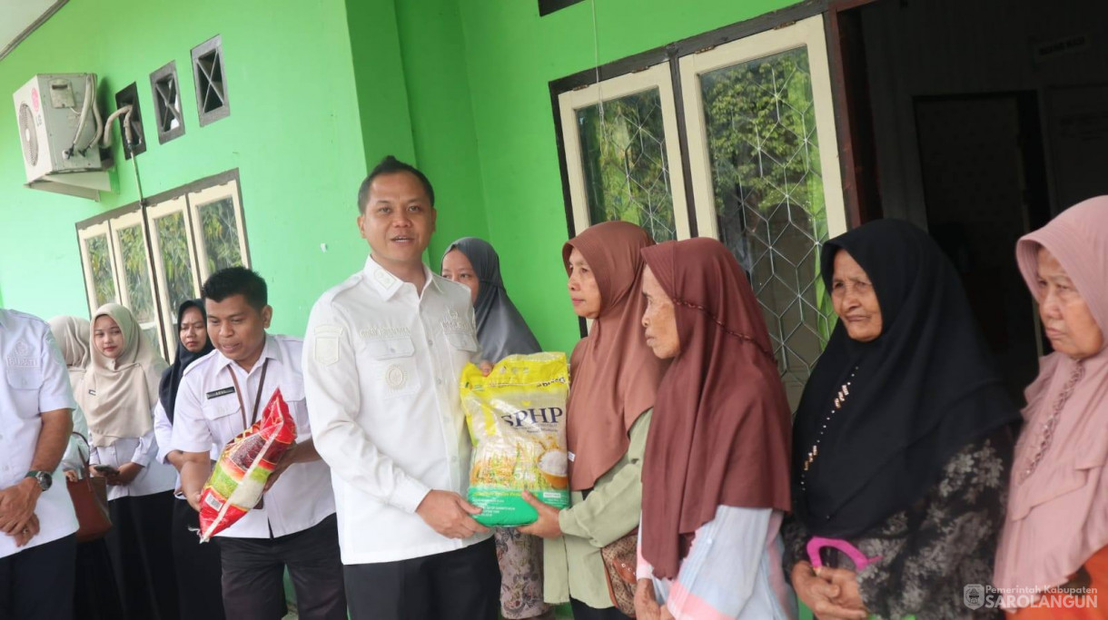 13 Mei 2026 Penyerahan Bantuan Masyarakat Terdampak Banjir dengan Forum Komunikasi Industri Jasa Keuangan Provinsi Jambi