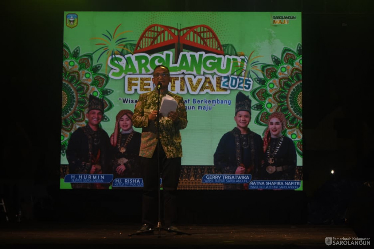 5 Desember 2025 Parade Batik Sarolangun Tahun 2025 di GOR Sarolangun