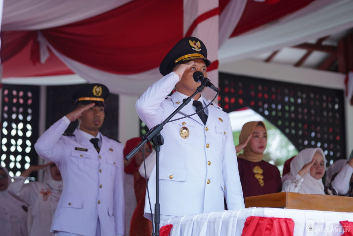 17 Agustus 2025&nbsp; Upacara Penurunan Bendera Merah Putih Bertempat di lapangan Gunung Kembang