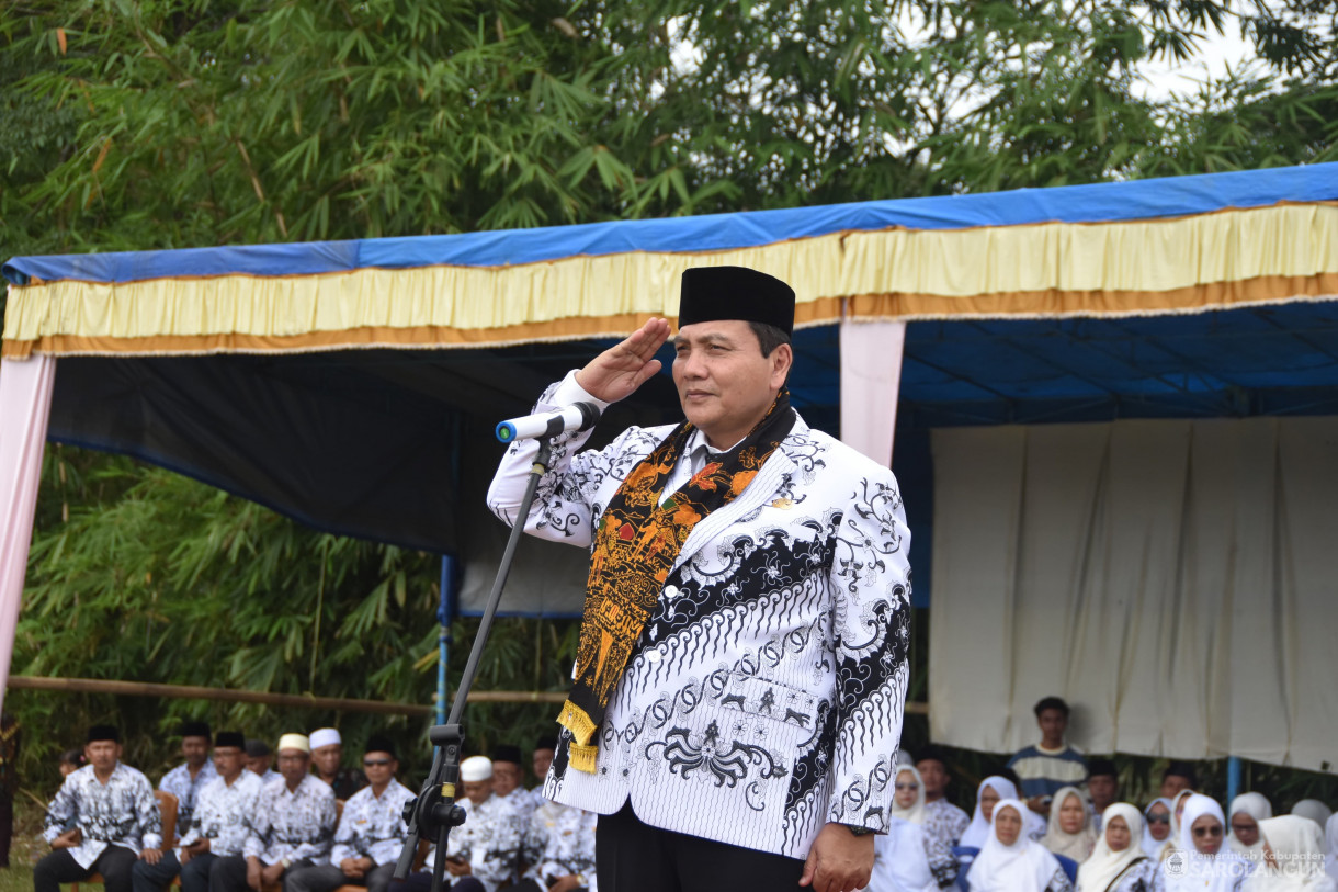 25 November 2023-Upacara Memperingati HUT PGRI KE 78 Dan Hari Guru Nasional, (Transformasi Guru Wujudkan Indonesia Maju) Dilapangan Tengku Bujang Desa Sungai Baung Kec. Batang Asai Sarolangun