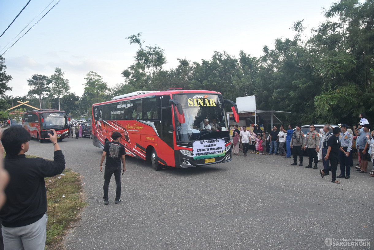 30 Juni 2025 - Menyambut Kedatangan Jamaah Haji Kabupaten Sarolangun&nbsp;