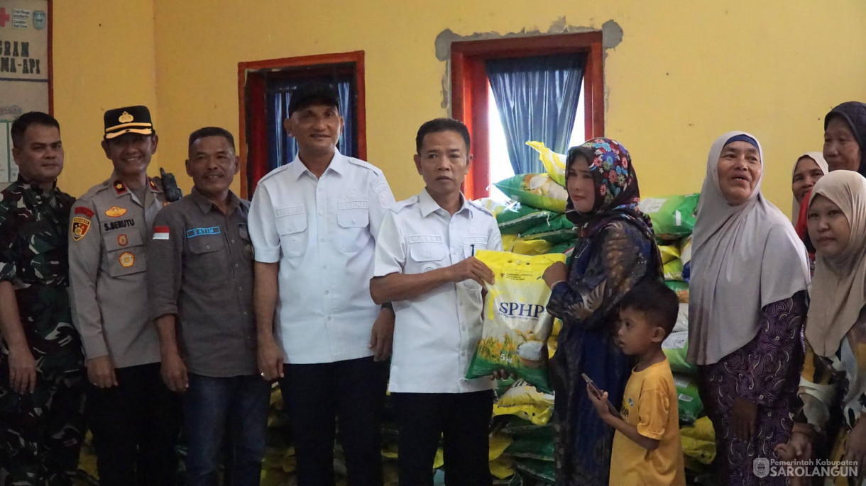 6 Mei 2026 Penyerahan bantuan masyarakat terdampak Banjir di Desa Pulau Pandan dan Desa Muaro Limun