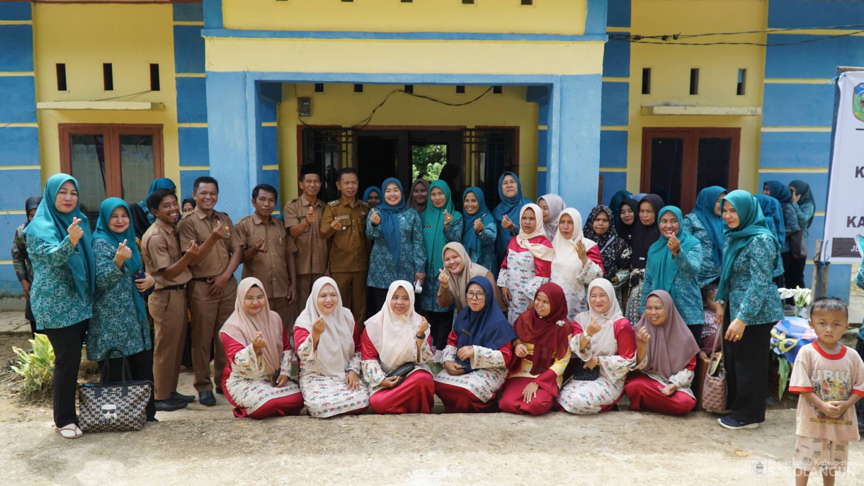 21 April 2026 Ketua TP PKK Kabupaten Sarolangun Laksanakan Supervisi di Desa Temalang Kecamatan Limun