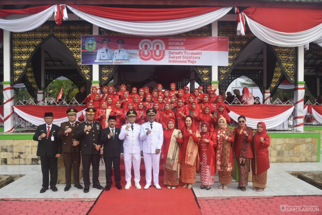 17 Agustus 2025&nbsp; Upacara Peringatan HUT RI ke 80 di Lapangan Gunung Kembang