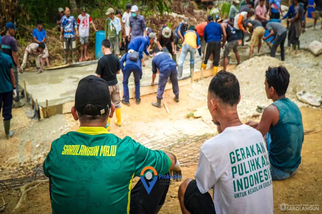 26 Agustus 2026 Gotong Royong Membangun Jalan Sepintun di Dusun Trans 3&nbsp; Bersama Bupati Sarolangun dan Masyarakat Dusun Trans 3 Desa Sepintun Kecamatan Pauh