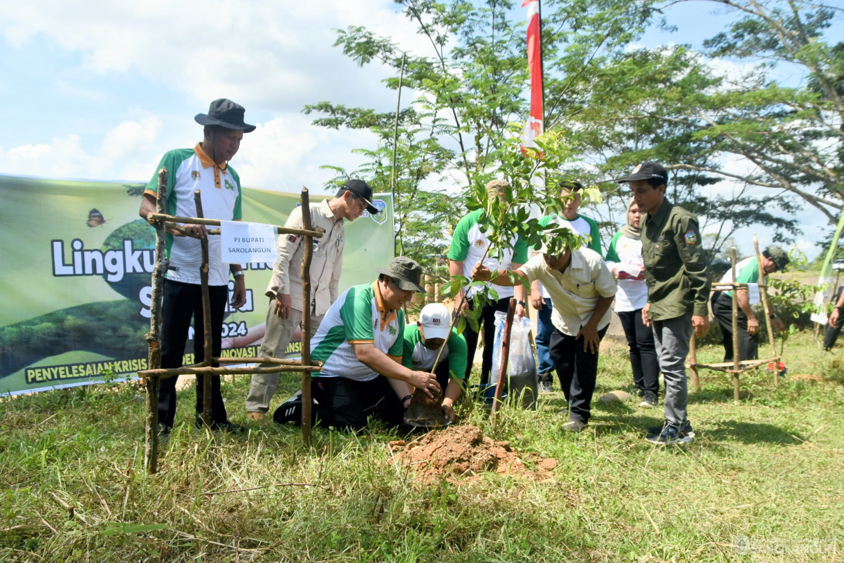 12 Juni 2024 -  Hari Lingkungan Hidup Sedunia Dengan Tema Penyelesaian Krisis Iklim Dengan Inovasi Dan Prinsip Keadilan Di Desa Monti Kecamatan Limun Dan Penebaran Beni