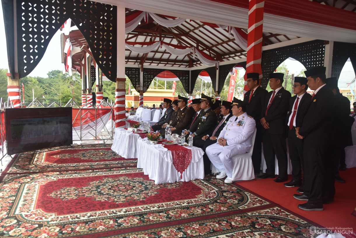 17 Agustus 2024 -&nbsp;Menyaksikan Melalui Zoom Meeting Upacara Pengibaran Bendera Merah Putih Di Ibukota Nusantara, Bertempat di Lapangan Gunung Kembang Sarolangun