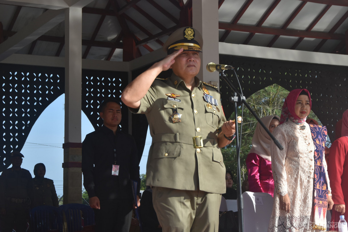 30 April 2024 - Upacara Peringatan Hari Ulang Tahun Satpol PP Ke 74 Dan Satlinmas Ke 62 Di Lapangan Gunung Kembang Sarolangun