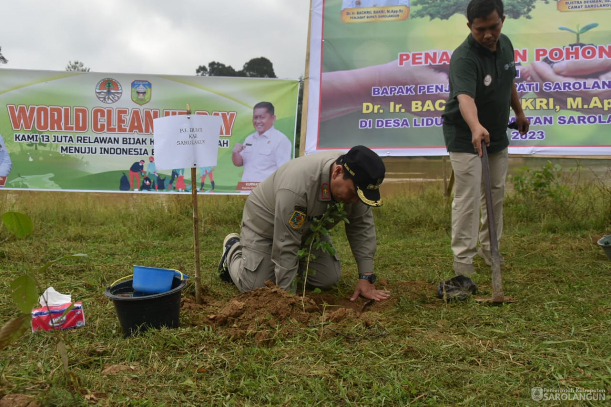 22 September 2023 - Penjabat Bupati Sarolangun Menghadiri Acara Penanaman Pohon di Desa Lidung