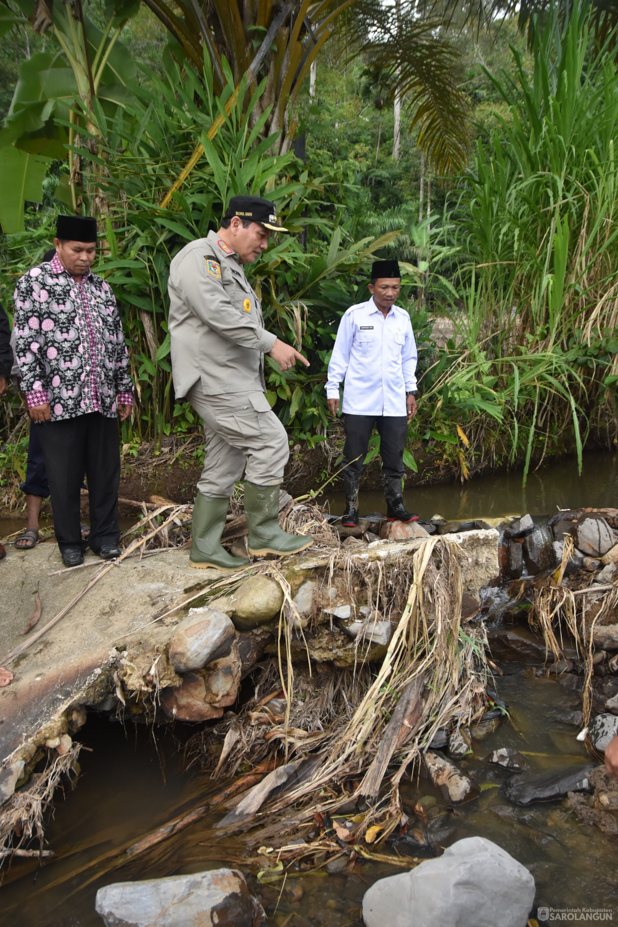 25 November 2023 - Meninjau Saluran Irigasi Yang Rusak Di Sawah Desa Sungai Bemban, Kecamatan Batang Asai