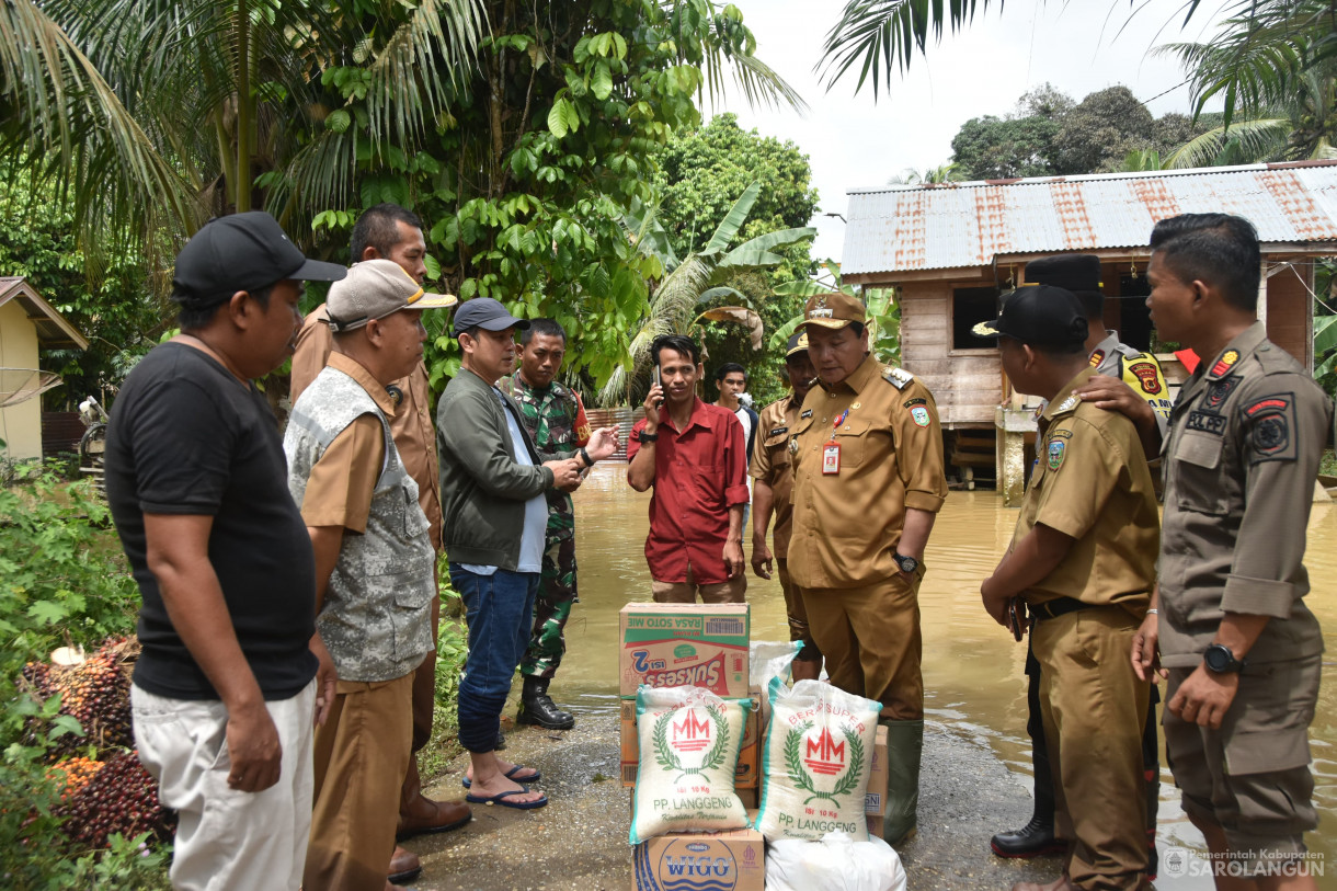 16 Januari 2024 - Meninjau Lokasi Terdampak Banjir Di Kecamatan Mandiangin