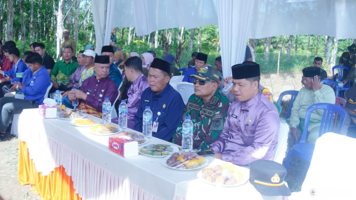 8 Oktober 2025 Bupati Sarolangun bersama Forkopimda Sarolangun Lakukan Penanaman Jagung Serentak Kuartal IV