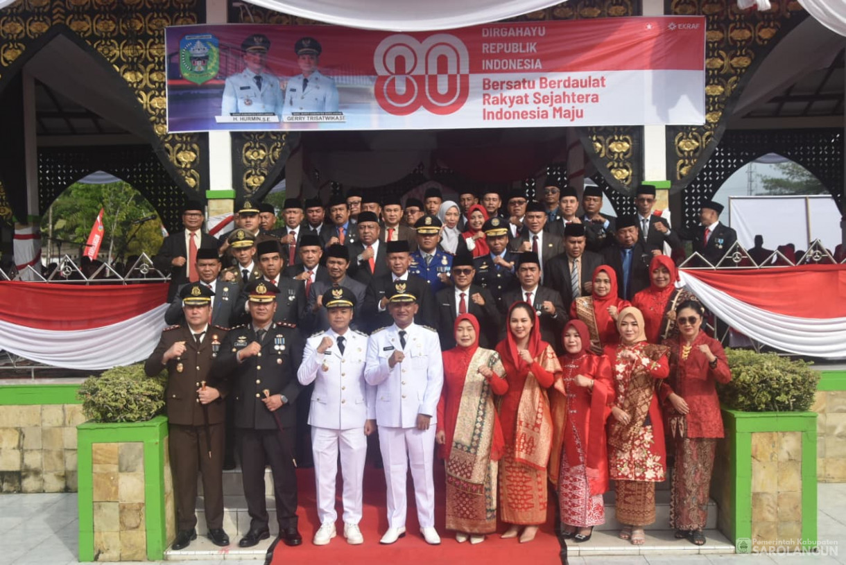 17 Agustus 2025&nbsp; Upacara Peringatan HUT RI ke 80 di Lapangan Gunung Kembang