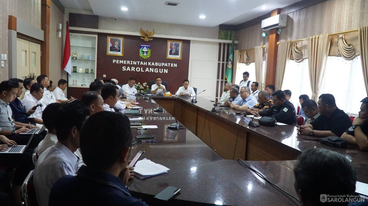25 FebruariI 2026 Rapat Bersama Pimpinan Perusahaan Dalam Rangka Pembinaan Usaha Perkebunan di Ruang Pola Utama Kantor Bupati Sarolangun