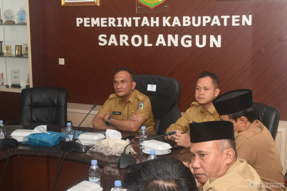 2 September 2025&nbsp; Zoom Meeting Dengan Mendagri Mengenai Kondisi Terkini dan Rakor Pengendalian Inflasi Daerah di Ruang Pola Utama Kantor Bupati Sarolangun