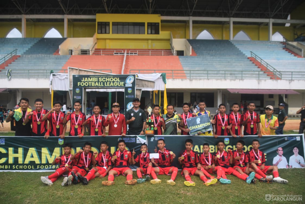 4 Desember 2025 Penutupan Liga Pelajar di GOR Sport Center Sarolangun