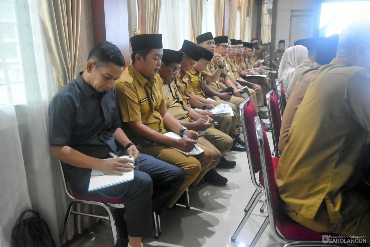 3 Maret 2025 -&nbsp;Rapat Staff Dengan Seluruh Kepala OPD, Bertempat di Ruang Pola Utama Kantor Bupati Sarolangun