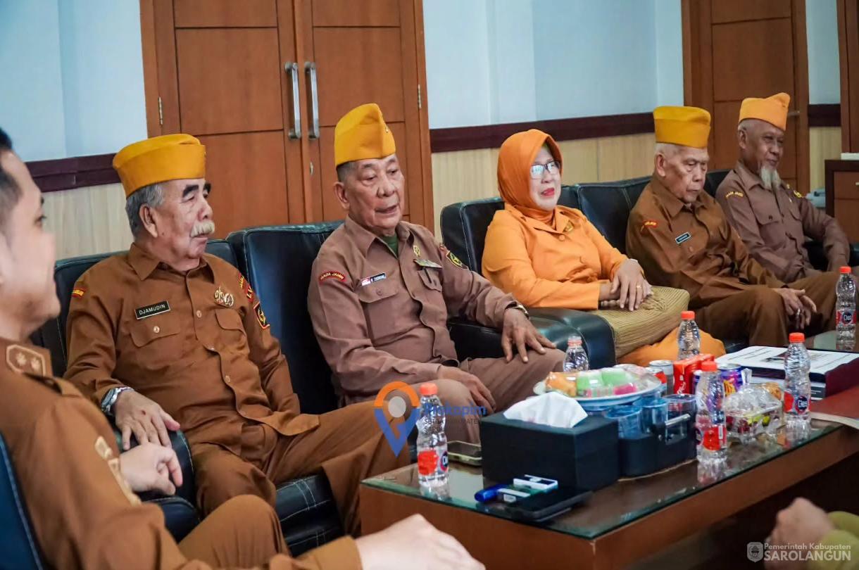11 Agutstus 2026 Audiensi dengan Legium Veteran Republik Indonesia dan Pengurus Daerah Pemuda Panca Marga Provinsi Jambi di Ruang Kerja Wakil Bupati Sarolangun