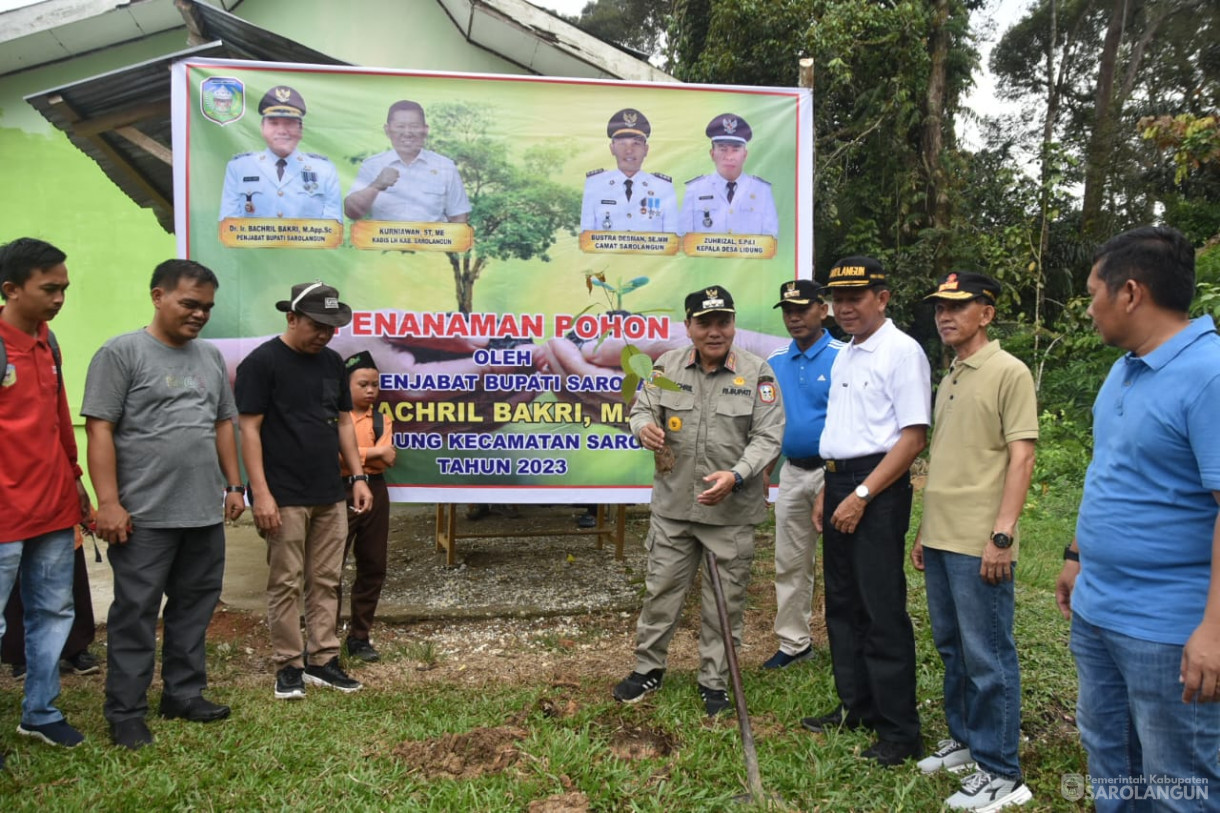 22 September 2023 - Penjabat Bupati Sarolangun Menghadiri Acara Penanaman Pohon di Desa Lidung