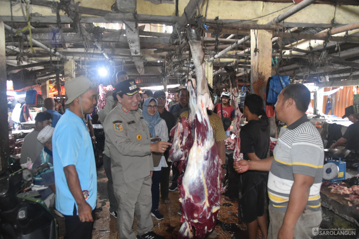 15 Juni 2024 - Sidak Pasar Dalam Rangka Mengecek Harga Dan Ketersediaan Bahan Pokok Mebjelang Hari Raya Idul Adha Di Pasar Atas Sarolangun