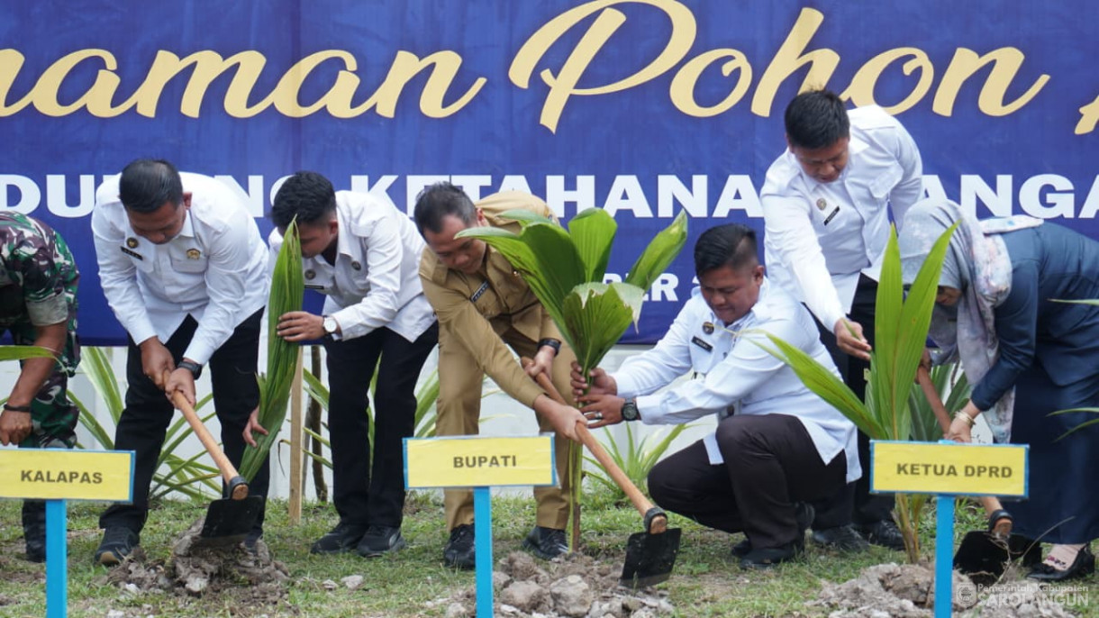 9 September 2025&nbsp; Zoom Meeting Dengan Menteri Imigrasi dan Pemasyarakatan RI Sekaligus Dirangkaikan Kegiatan Penanaman Pohon Kelapa Bertempat di Lapas II B Sarolangun