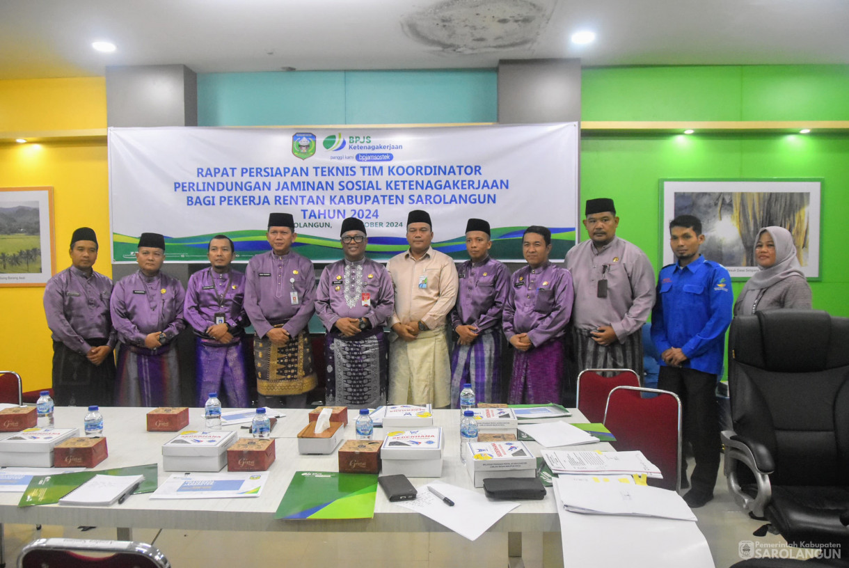 15 Oktober 2024 - Rapat Persiapan Teknis Tim Koordinator Perlindungan
 Jaminan Sosial Ketenagakerjaan Bagi Pekerja Rentan Kabupaten 
Sarolangun, Bertempat di Aula Bappeda Sarolangun