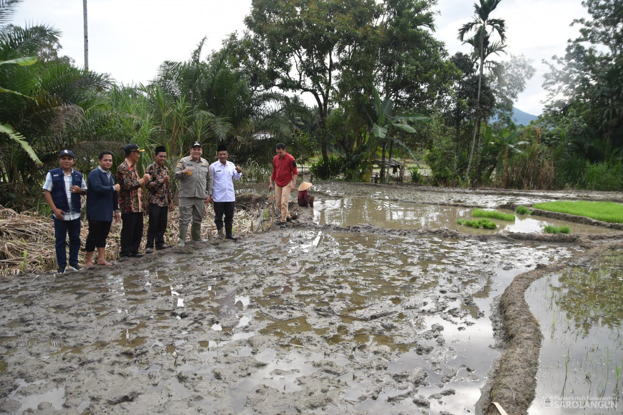 25 November 2023 - Meninjau Saluran Irigasi Yang Rusak Di Sawah Desa Sungai Bemban, Kecamatan Batang Asai