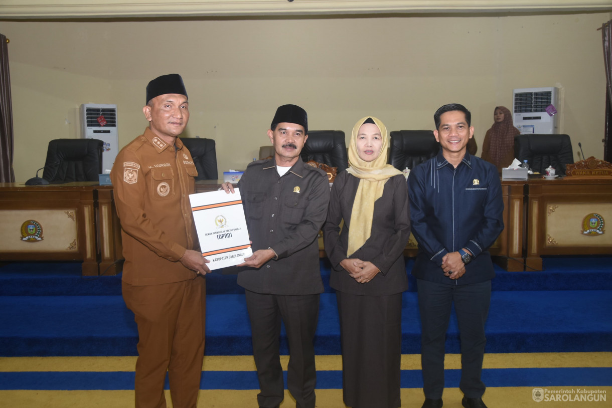 13 Oktober 2025 Rapat Paripurna DPRD Sarolangun