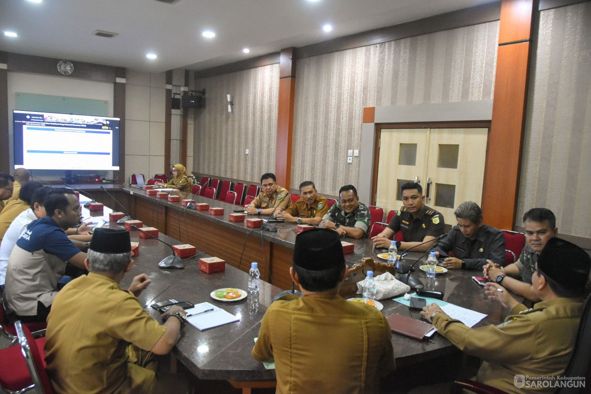 18 Desember 2023 - Rapat TPID Via Zoom Meeting Di Ruang Pola Utama Kantor Bupati Sarolangun