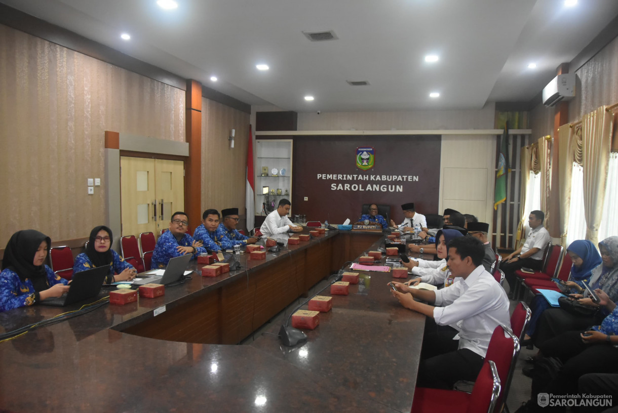 28 Oktober 2024 -&nbsp; Rapat TPID Via Zoom Meeting, Bertempat di Ruang Pola Utama Kantor Bupati Sarolangun