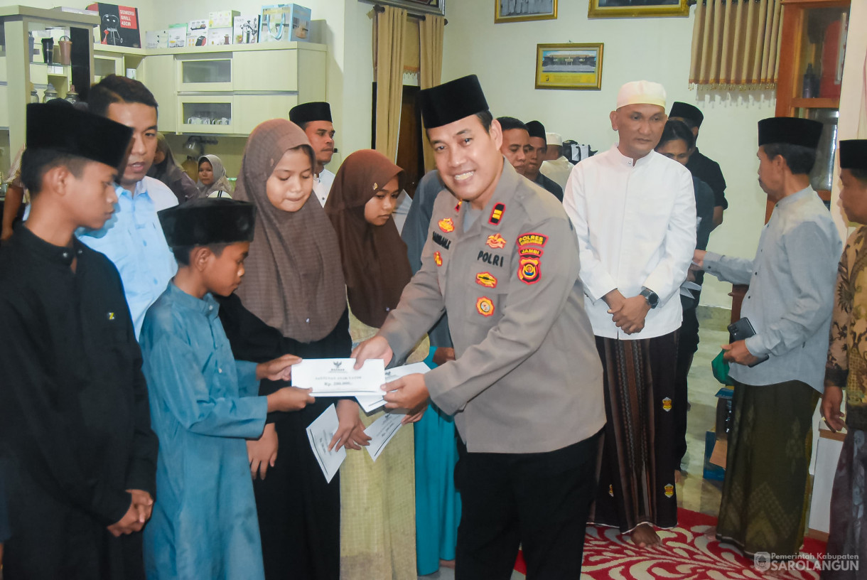 25 Maret 2025 -&nbsp;Buka Bersama Di Kediaman Anggota DPRD Dapil IV Bapak H. Tabroni, Dilanjutkan Safari Ramadhan di Masjid Al Muhajirin Desa Pekan Gedang Kecamatan Batang Asai