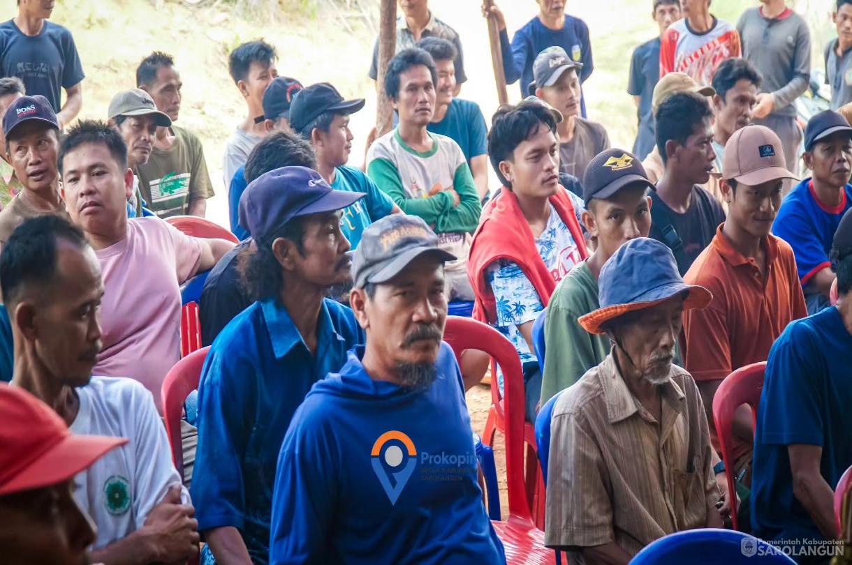 26 Agustus 2026 Momen Kebersamaan Bupati Sarolangun dengan Masyarakat Dusun Trans 3 Desa Sepintun Kecamatan Pauh