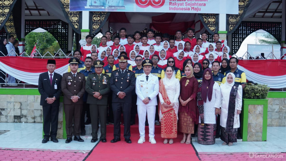 17 Agustus 2025&nbsp; Upacara Penurunan Bendera Merah Putih Bertempat di lapangan Gunung Kembang