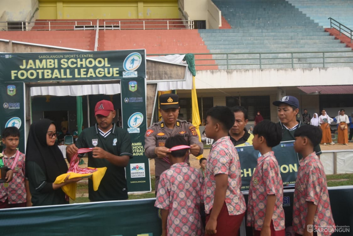 4 Desember 2025 Penutupan Liga Pelajar di GOR Sport Center Sarolangun