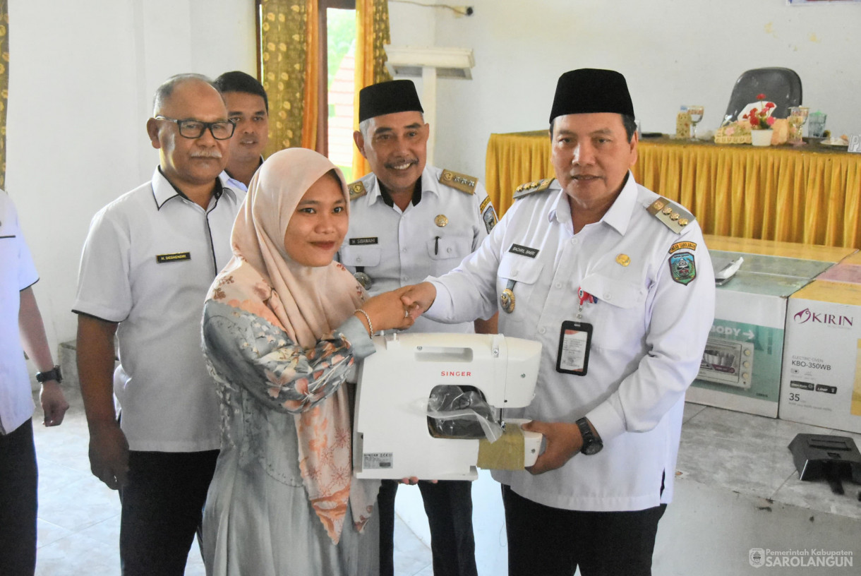 18 Agustus 2024 -&nbsp;Penutupan Pelatihan Keterampilan Berbasis Kompetensi Kejuruan Pembuatan Roti Dan Kue, Bertempat di Kantor Camat Pelawan