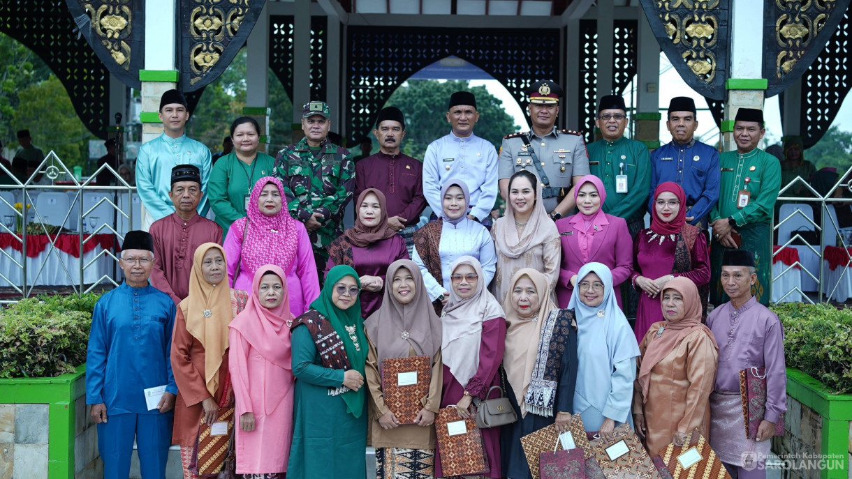 5 Mei 2026 Bupati Sarolangun Pimpin Upacara Peringatan Hari Pendidikan Nasional di Lapangan Gunung Kembang Sarolangun