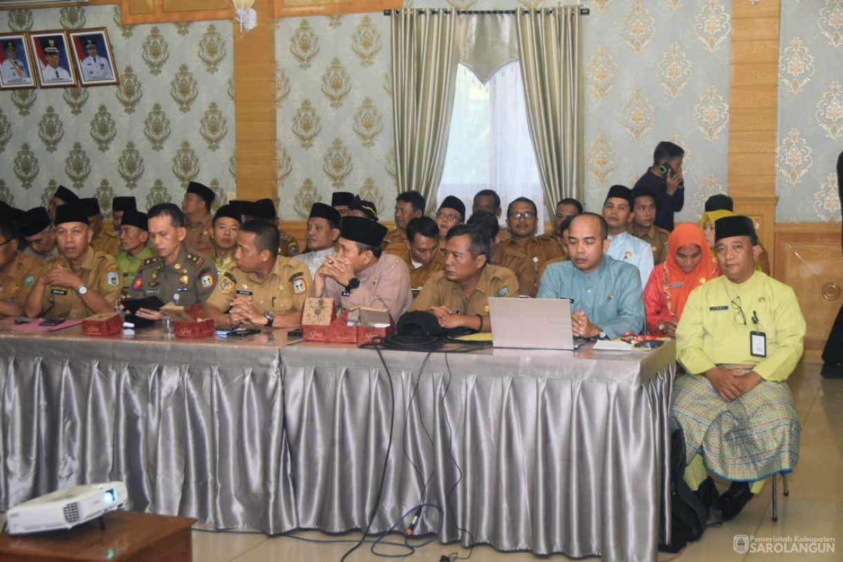 6 September 2025 Rapat Koordinasi Gubernur Jambi Bersama Bapak Bupati, Forkopimda, Kepala OPD, Para Camat, Para Kepala Desa se Kabupaten Sarolangun di Ruang Aula Utama Kantor Bupati Sarolangun