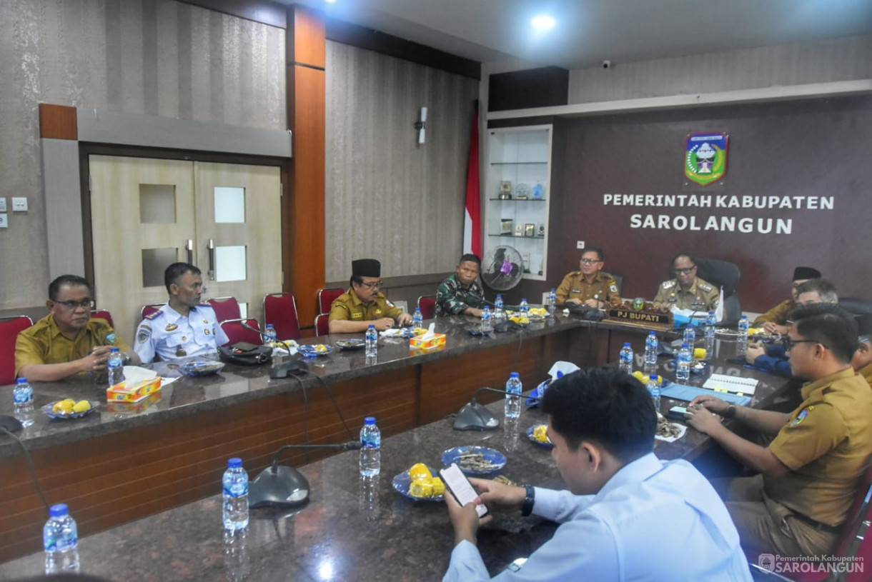 13 Januari 2024 - Rapat TPID Via Zoom Meeting, Bertempat di Ruang Pola Utama Kantor Bupati Sarolangun