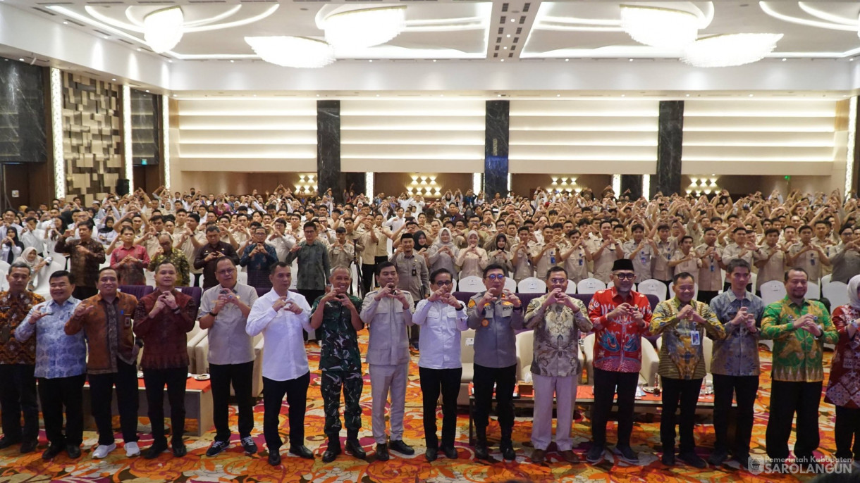 2 Mei 2026 Rapat Konsolidasi Pelaksanaan Program Makan Bergizi Gratis di Provinsi Jambi Oleh Wakil Kepala Badan Gizi Nasional di BW Luxury Hotel Kota Jambi
