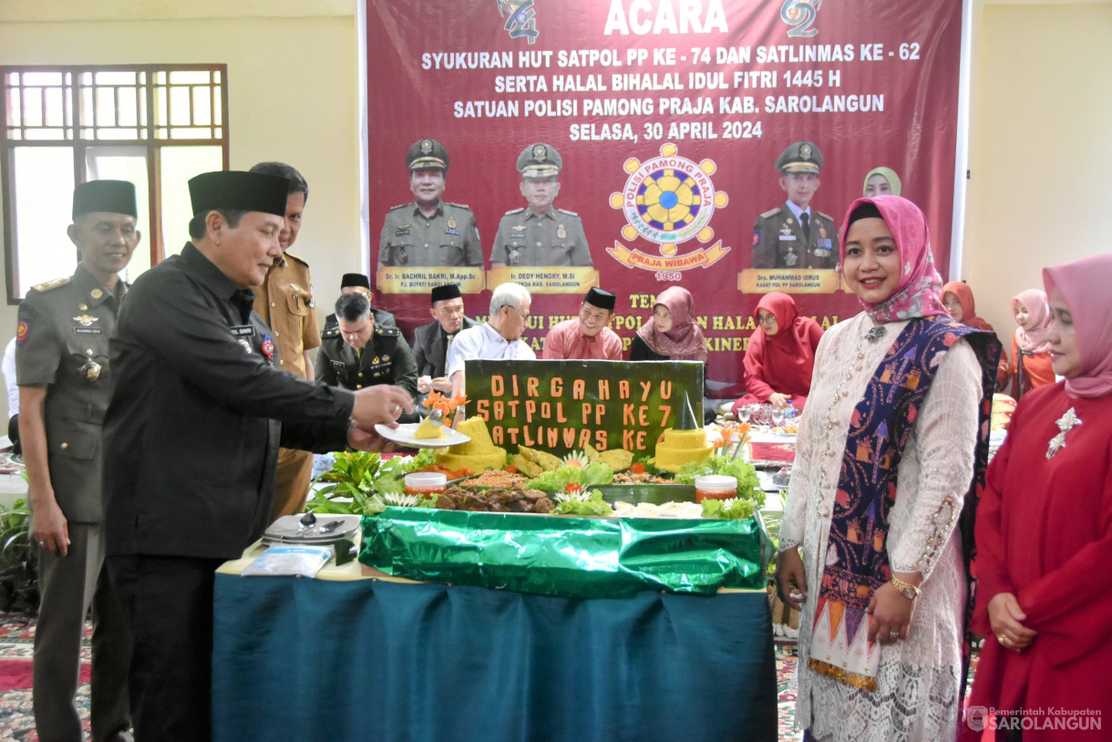 30 April 2024 - Syukuran HUT Satpol PP Ke 74 Dan Satlinmas Ke 62 Serta Halal Bihalal Idul Fitri 1445 H Di Kantor Satpol PP Sarolangun