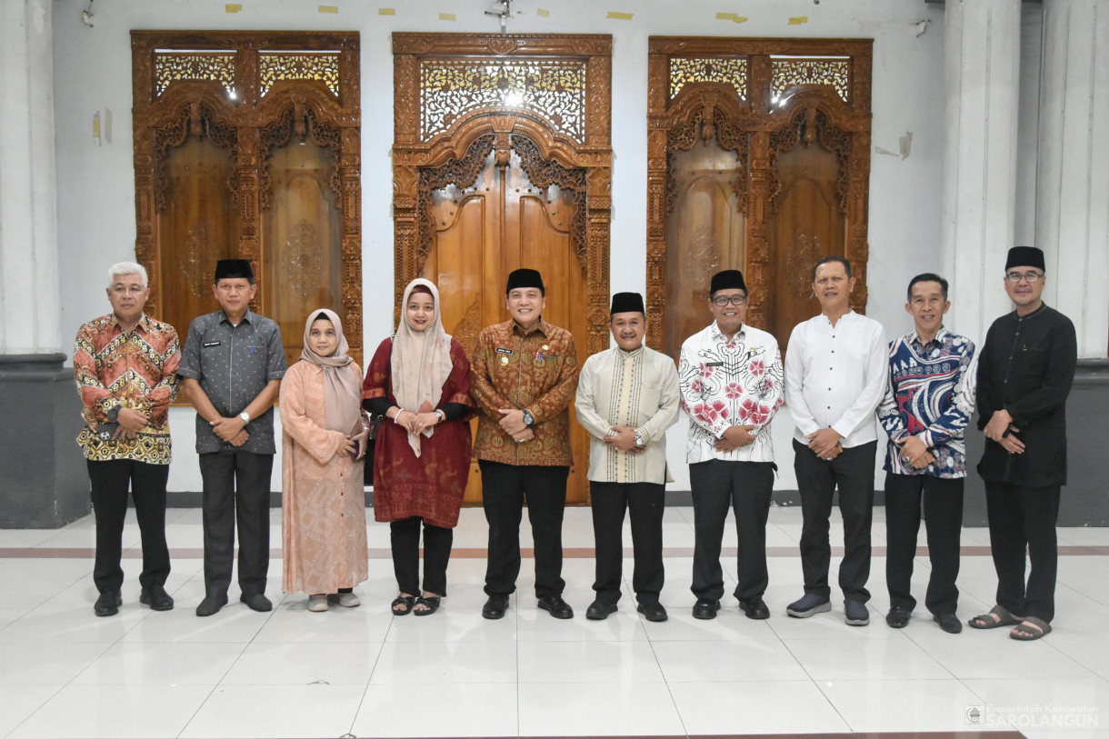 22 Maret 2024 - Kunjungan Kerja Bupati Sarolangun Terkait Tindak Lanjut Urusan Kerjasama Pengendalian Inflasi Tahun 2024 Dengan Pemkab Rejang Lebong  Di Rumah Dinas Bupati Rejang Lebong