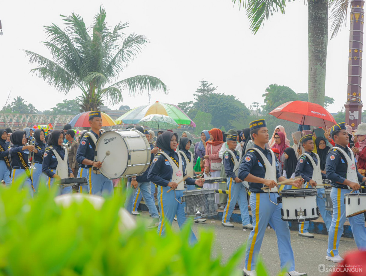 18 Agustus 2024 -&nbsp;Pawai Karnaval Memperingati HUT RI Ke 79, Bertempat di Depan Rumah Dinas Bupati Sarolangun